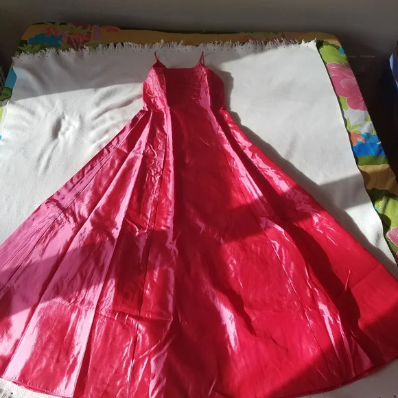 Zum Zum by Niki Livas Spaghetti strap Gown Dress - Picture 2 of 16